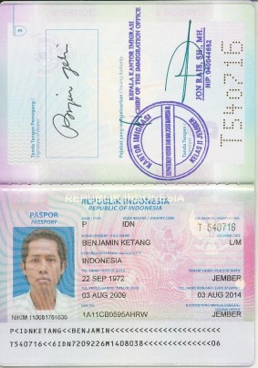 http://iipac.files.wordpress.com/2009/10/pasport-benjamin-ketang.jpg